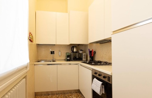 Saragozza-Porto Apartment | Villa Bottrigari BolognaRooms Apartment With Balcony