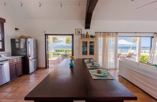 Blowing Point Villa | Villa Bramasole located right on the water has 3BDR close to restaurants & shops