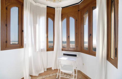 Chiclana de la Frontera Villa | Villa "Carolina Beach House" with Sea View, 2 Private Terraces & Wi-Fi
