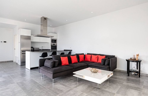 Chiclana de la Frontera House | Villa 'Chill Out Of City 2' with Private Pool, Wi-Fi and Air Conditioning