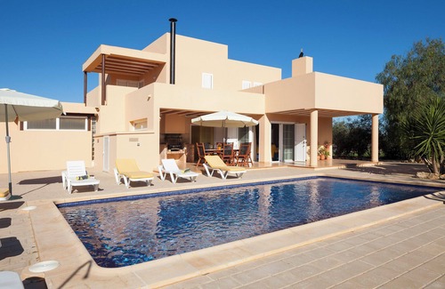 Sant Josep de sa Talaia Villa | Villa 'Ca Na Catalina' with Private Pool, Wi-Fi and Air Conditioning