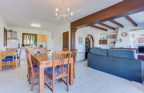 Portocolom Villa | Villa Can Sard with Pool, Wi-Fi, Garden & Terrace
