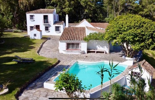 Cabrita House | Villa 'Cantarranas' with Sea View, Private Pool and Wi-Fi