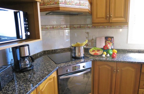 Mataro House | Villa Carolina, pool, BBQ, sea view, parking, WiFi, party room, pool table