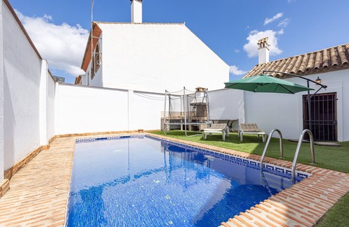 Los Angeles Villa | Villa 'Casa Jimena 8 Personas' with Mountain View, Wi-Fi and Air Conditioning