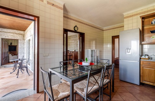 Felgueiras Villa | Villa 'Casa Campo Da Feira' with Private Pool, Private Terrace and Wi-Fi