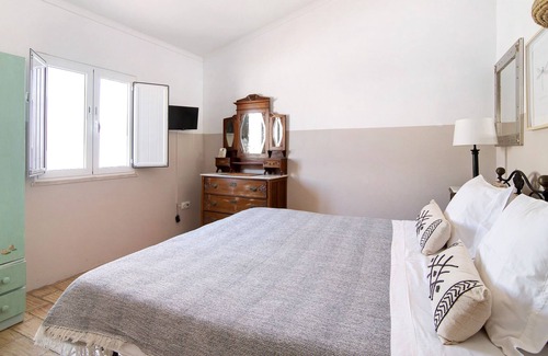 Vale de Seixos Villa | Villa "Casa Da Peixa" with Private Pool, 2 Private Terraces & Wi-Fi