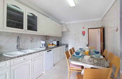 Lagoa e Carvoeiro Villa | Villa 'Casa Judite' with Private Terrace, Balcony and Wi-Fi