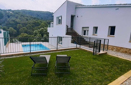 Sa Riera Villa | Villa Casa Nuestra with Private Pool, Garden & Wi-Fi