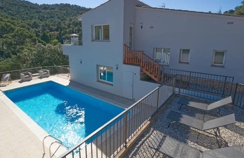 Sa Riera Villa | Villa Casa Nuestra with Private Pool, Garden & Wi-Fi