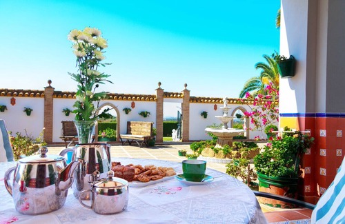 Lora Del Rio Villa | Villa "Casa Rural Hacienda Nueva" with Private Pool, Private Garden & Wi-Fi