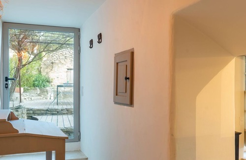 Bonnieux House | Villa Castelas, Bonnieux - Villa for 4 with stunning views and endless pool