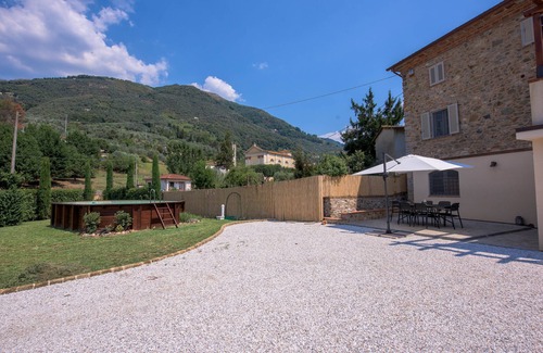 Nocchi Villa | Villa Celestina, 4 double rooms, garden, heated pool, air conditioning, WLAN.