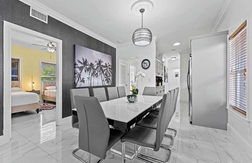 East Little Havana Villa | Villa Ciao Bella | Sleeps 25 | Pool + Hot Tub