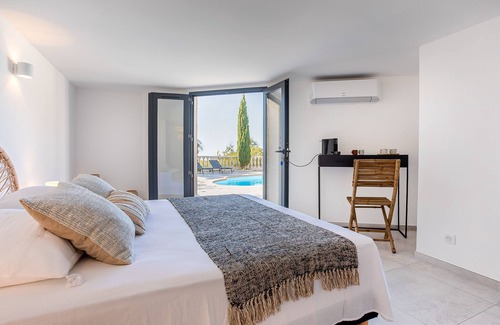 Lumio Villa | Villa Contemporaine, vue mer et Piscine, Idéale Pour Famille Nombreuse