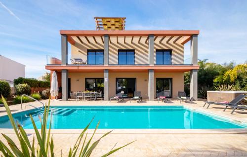 Armacao de Pera Villa | Villa Copacabana by Algarve Vacation
