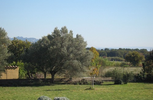 Serignan-du-Comtat House | villa, countryside, quiet, spacious (8 persons), secure swimming pool.