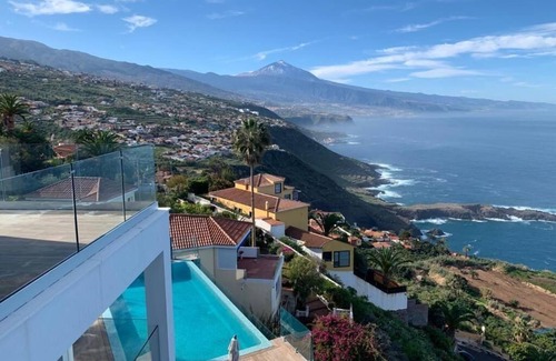 Sauzal Villa | Villa 'Crystal Ocean Villa' with Sea View, Heated Pool & Wi-Fi