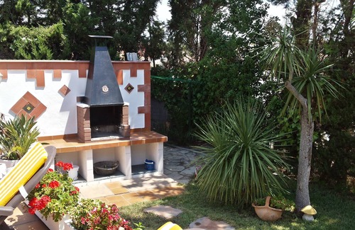 Cunit Villa | Villa Cunit mainstreet with private pool 500m beach and near Barcelona (train)