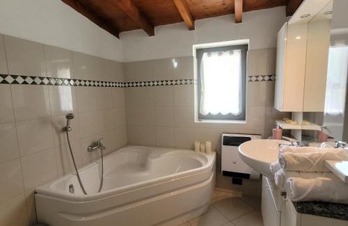 Endine Gaiano House | Villa Dall'Angelo Attico Mountain Lake Endine Hospitality