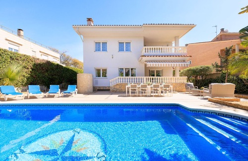 Cambrils Villa | VILLA DE LUJO EN LA LLOSA para 12 personas. 7 Dormitorios y piscina privada