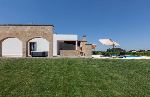 Sogliano Cavour Villa | Villa Dei Re With Pool Sauna And Jacuzzi, Galatina, Italy