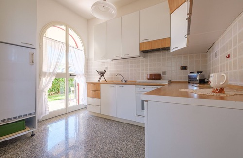 Tonnarella Villa | Villa "Delle Pomelie" with Private Garden, Balconies, and Wi-Fi