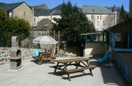 La Bourboule Apartment | Villa des Familles - Vendeix - quiet in La Bourboule