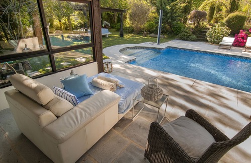 Gondomar Villa | Villa Donas in the Rias Baixas between sea and mountain with saline pool.
