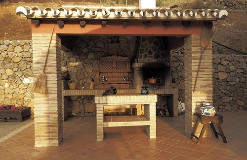 Sayalonga Villa | Villa el Pino: with Private Pool