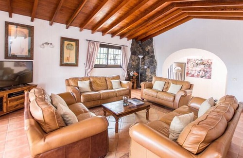 Los Mojones Villa | Villa Eliana with air conditioning and sea views