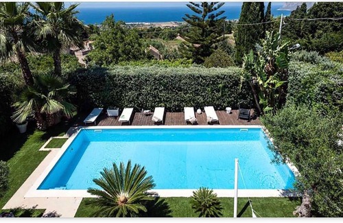 Paparella Villa | Villa Emilia with swimming pool in Valderice