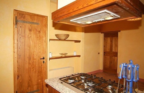Gaiole in Chianti Villa | Villa Eracle: A bright and elegant three-story villa surrounded by vineyards and olive groves.