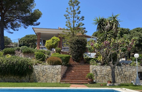 Sant Cebria de Vallalta Apartment | Villa with private pool and incredible views