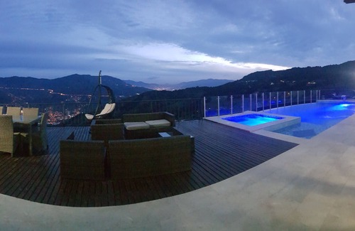 Copacabana Villa | Villa Esmeralda