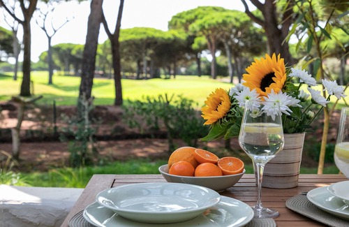 Cascais House | Villa facing golf with great comfort and 5 min from the beach