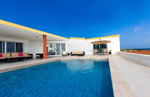 Sandy Hill Villa | Villa Farina in the Farrington