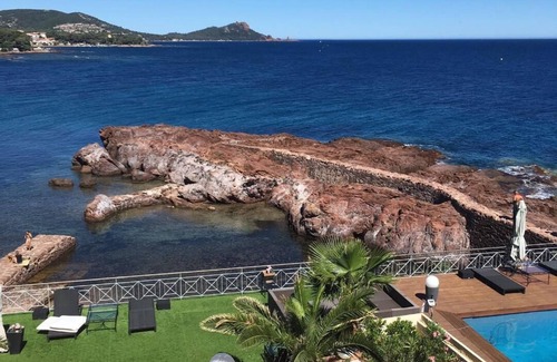 Saint-Raphael Villa | Villa feet in the water in secure domain in Saint Raphael