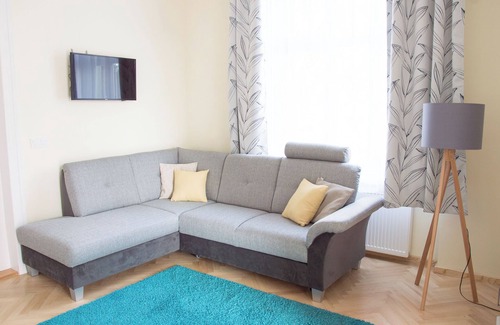 Balatonfured Apartment | Villa Fontana-Charming 2-bedroom apartment with AC & WiFi in Balatonfüred