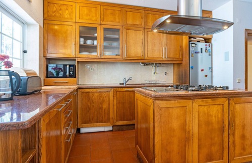 Praia das Macas Villa | Villa for 12 persons with private pool, 600 meters from the beach