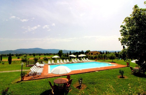 Cortona Villa | Villa for 16 people divided into several apartments, with large garden, private panoramic pool and a
