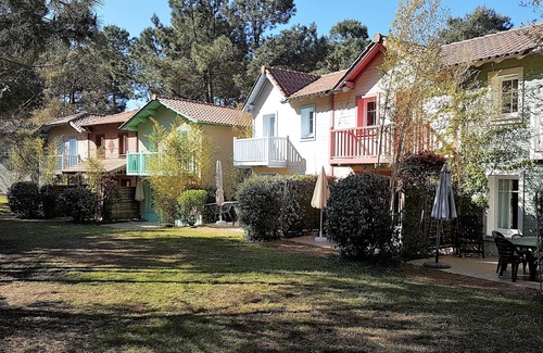 Lacanau-Ocean Villa | Villa for 6 people in residence with heated pool