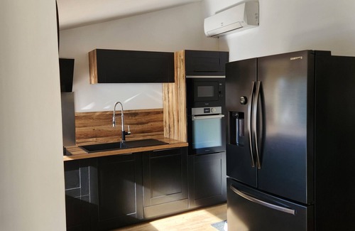 Saint-Laurent-La-Vernede Villa | Villa with pool near Uzès