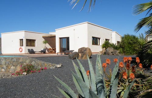 Tuineje Villa | VILLA FUERTEVENTURA. With fantastic sea views. Climatized pool.