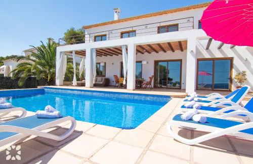 Urbanitzacio la Fustera Villa | Villa Fustera by Abahana Villas