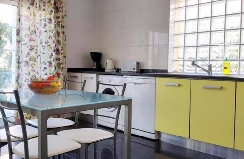 Correeira Villa | Villa Girassol | Privat Pool & Garage & Albufeira