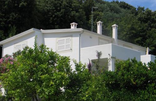 Rodi Garganico House | Villa Giulia - Apartment in Villa with sea view