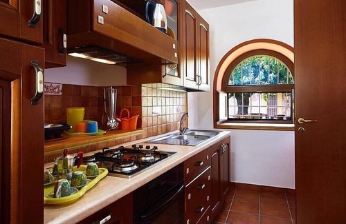 Giungano House | Villa Giuncalia B: A welcoming apartment surrounded by the greenery, with Free WI-FI.