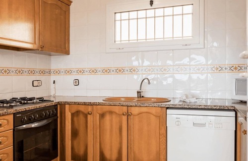 Calonge Ski Chalet | Villa Granvista - Your private oasis with sea views.