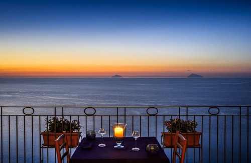 Piraino Apartment | VILLA HELIOS IS WAITING FOR AN UNFORGETTABLE HOLIDAY